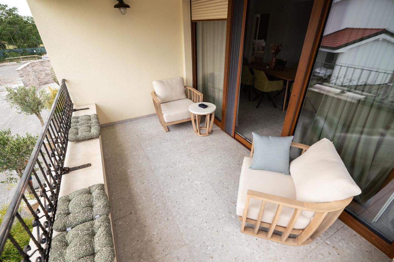 Apartments Kras 24 With Pool Sežana Exterior foto